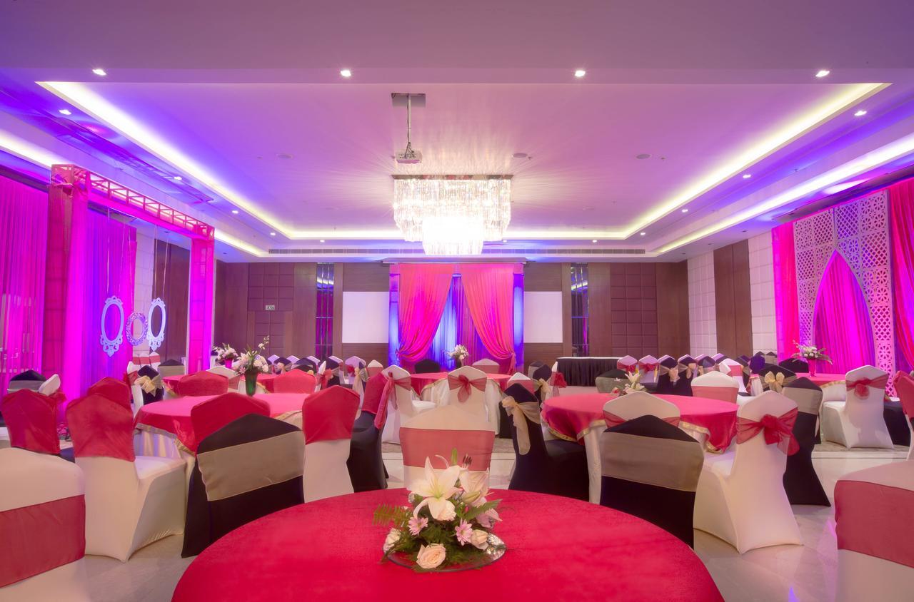 Royal Tulip Luxury Hotel, Kufri, Шимла Екстериор снимка