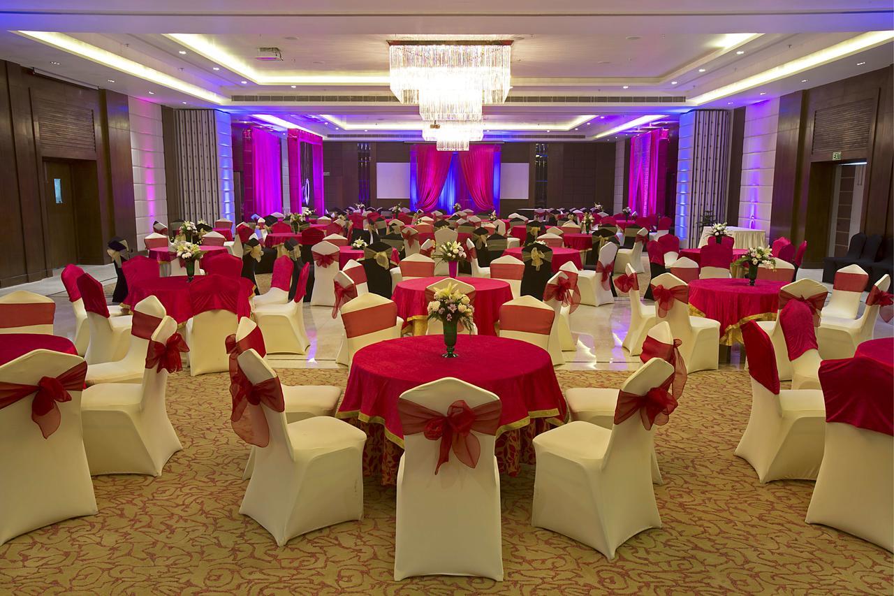 Royal Tulip Luxury Hotel, Kufri, Шимла Екстериор снимка