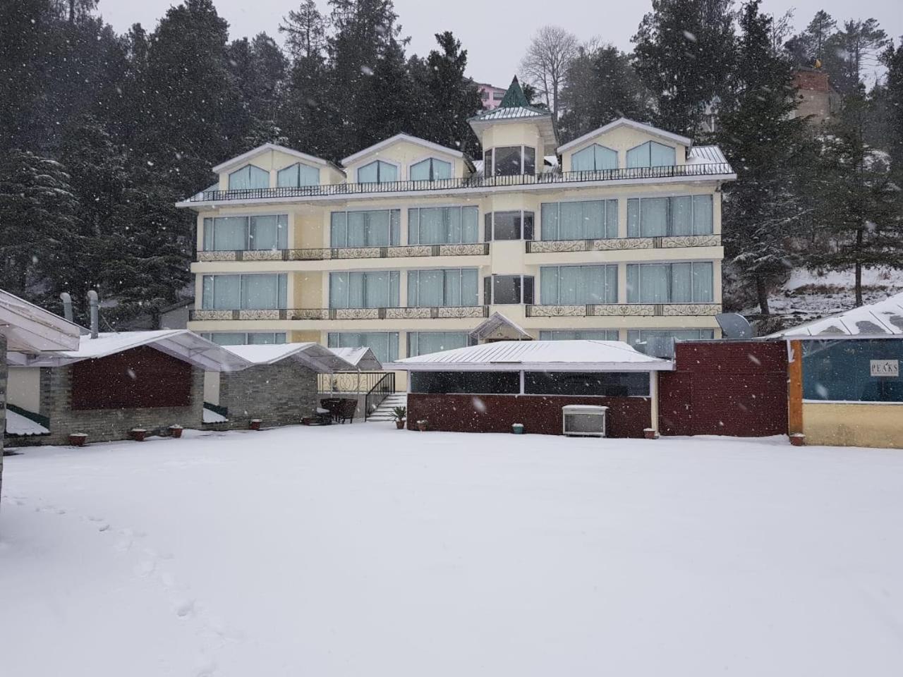 Royal Tulip Luxury Hotel, Kufri, Шимла Екстериор снимка